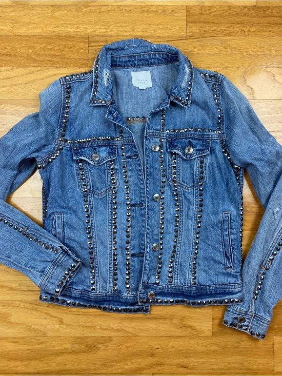 American Eagle Outfitters Jackets & Blazers - American Eagle Studded jean jacket Size M Distressed Denim Rocker Chic Country